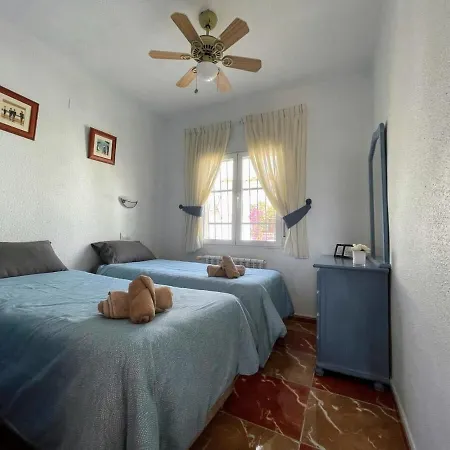Traditional With Private Pool Sm591 *